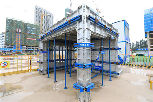 1586850411780145G4EF.jpg 3 组合铝合金模板施工技术.jpg