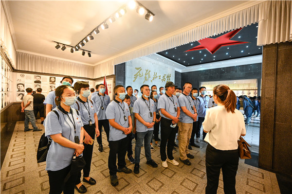 1627536045313423dGuk.jpg 参观井冈山革命历史博物馆.jpg