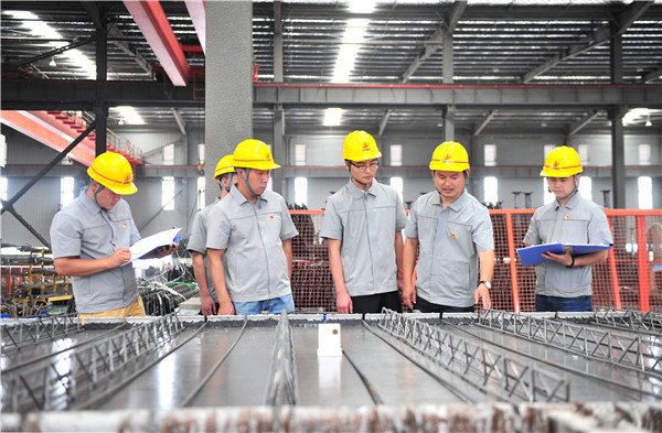 1657763175162681hogk.jpg 10.党员带头做好质量检测工作_副本.jpg